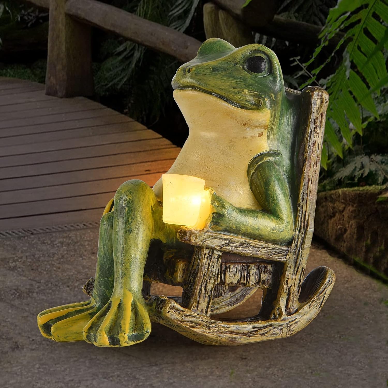 Charming Frog Solar Garden Decor